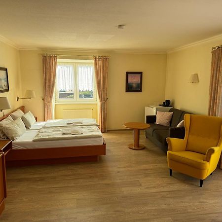 Hotel Garni Seeschloesschen Kolpinsee Dış mekan fotoğraf