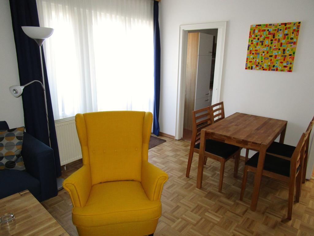 Hotel Garni Seeschloesschen Kolpinsee Dış mekan fotoğraf